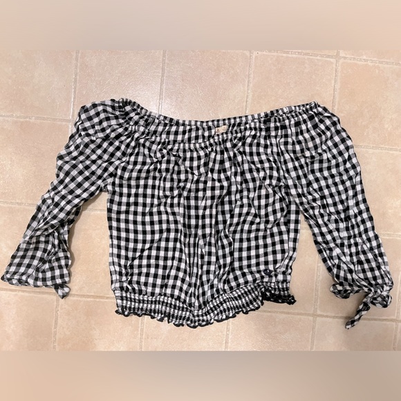 Hollister long sleeve top - Picture 1 of 2